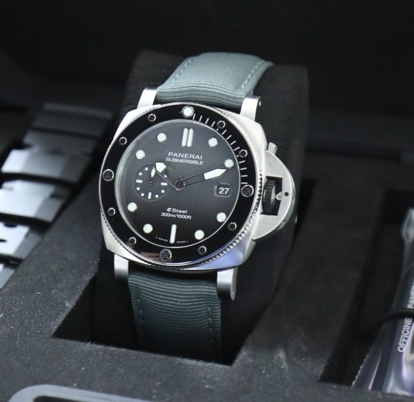 Panerai Luminor Submersible 44MM